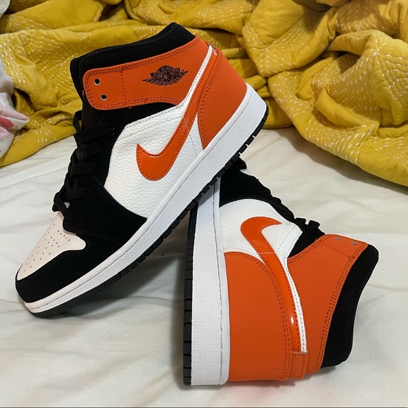 Jordan 1 Mid “Shattered Backboard” GS 6.5Y - Picture 4 of 10